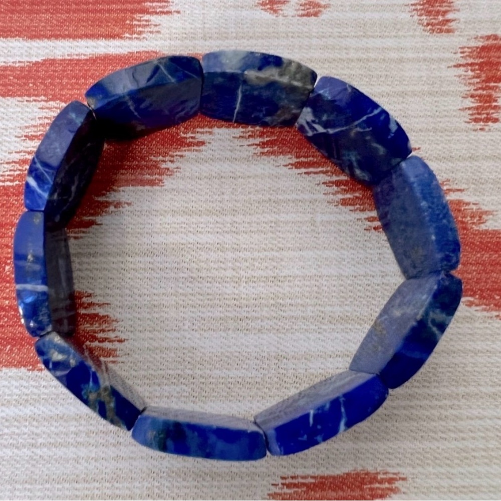 Beautiful Lapis Lazuli Semi-Precious Crystal stunning Stretch Bracelet - Picture 2 of 7